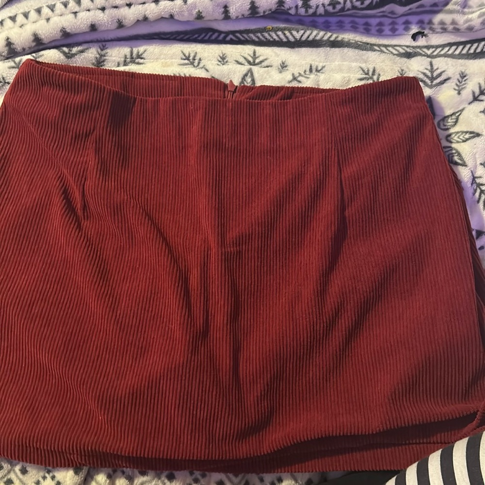 Skirt , maroon